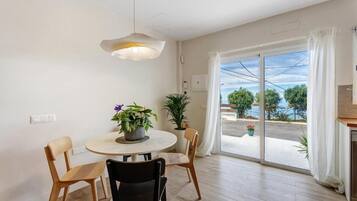 Apartamento, 1 quarto, para fumantes, varanda | Área de estar