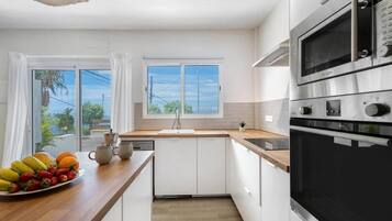 Apartment, 1 Bedroom, Smoking, Patio | Interior