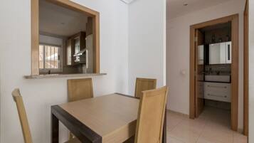 Departamento, 2 habitaciones, Terraza, vista a la montaña | Restaurantes
