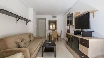 Apartment, 2 Bedrooms, Terrace, Mountain View | Living area