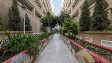 Apartment, 2 Bedrooms, Terrace, Mountain View | Exterior