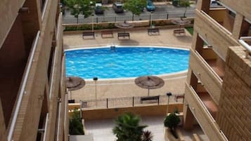 حمام سباحة