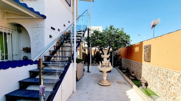 Apartamento, 1 habitación, terraza, vistas a la ciudad | Jardines del alojamiento