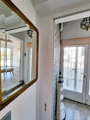 Apartment, 1 Bedroom, Terrace, City View | Interior