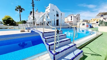 Apartamento, 1 habitación, terraza, vistas a la ciudad | Piscina | Una piscina al aire libre