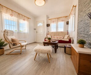 Apartment, 1 Bedroom, Terrace, City View | Living room - Charming Upper Bungalow With Terrace and Communal Pool in Torrevieja (Torrevieja)