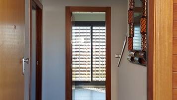 House, 4 Bedrooms, Private Pool, Garden View | Koridor