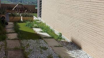 House, 4 Bedrooms, Private Pool, Garden View | Pintu masuk hartanah