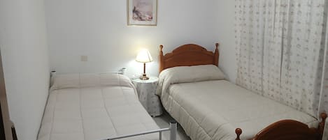 Gemeinsamer Schlafsaal, 1 Schlafzimmer, eigener Pool, Gartenblick