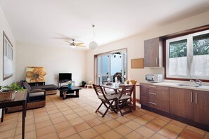 Apartment, 1 Bedroom | Dining room - Finca La Calabacera Casa Azul (Guia de Isora)