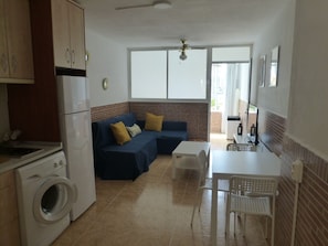 Appartement, 1 chambre, vue piscine | Salle de séjour