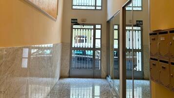 Apartamento, 2 habitaciones, fumadores, patio | Interior
