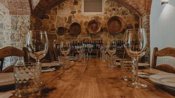 Kamar, 1 kamar tidur, balkon, pemandangan kebun | Tempat makan