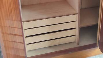 Dormitorio compartido, 2 habitaciones, fumadores, terraza | 2 dormitorios