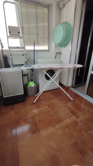 Dormitório compartilhado, 2 quartos, para fumantes, terraço | Banheiro