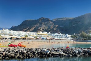 Appartement, 2 chambres, terrasse, vue montagne | Plage