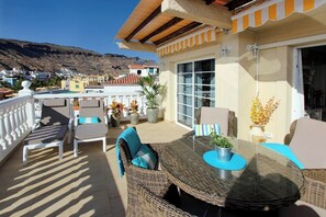 Appartement, 2 chambres, terrasse, vue montagne | Restauration extérieure