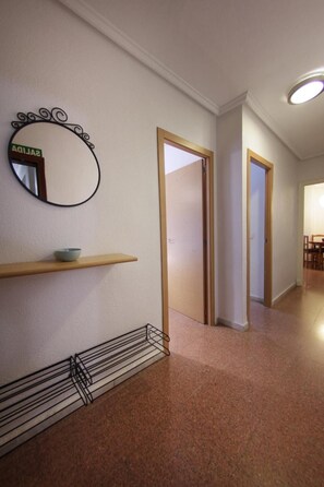 Appartement, 3 chambres, fumeur, balcon | Vestibule