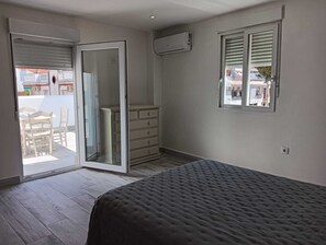 Chalet, 3 Schlafzimmer, Raucher, eigener Pool
