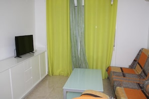 Appartement, 2 chambres, accessible aux personnes à mobilité réduite, piscine privée | Aire de séjour