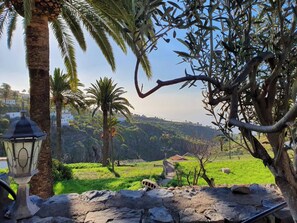 Ullakkohuoneisto, 2 makuuhuonetta | Ulkoalueet