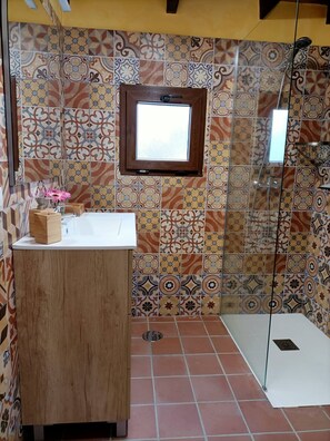 Bathroom - Casa Tajonaje - Unique Rural Setting (Alajero)