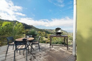 Apartment, 1 Schlafzimmer, eigener Pool, Gartenblick | Grill-/Picknickplatz