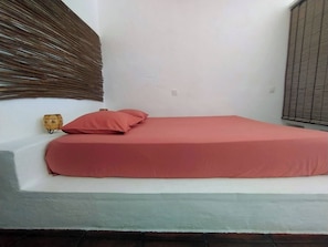 Maison, 4 chambres, fumeur, piscine privée | Douche de la salle de bain