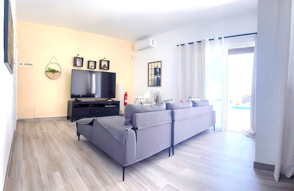 Villa, 2 soverom, røyk, privat basseng | Oppholdsrom