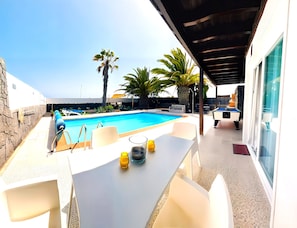 Pool - Villa Descansa With Private Pool, Air-conditioning, Sea View, Smart-tv & Wifi (Yaiza)