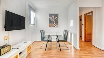 Appartement, 2 slaapkamers, roken, balkon | Dineerruimte