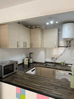 Appartement, 2 chambres, accessible aux personnes à mobilité réduite, fumeur | Cuisine privée