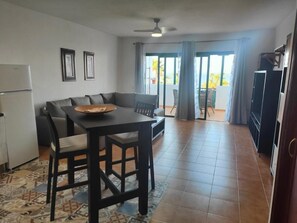 Apartment, 1 Schlafzimmer, Raucher, Terrasse | Speisen