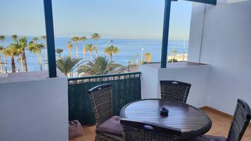 Apartamento, 1 habitación, fumadores, terraza | Restaurante al aire libre