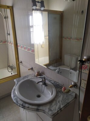 Shared Dormitory, 1 Bedroom, Smoking, Patio | Bathroom - Room in Guest Room - Toledo Double Private Room (Toledo)