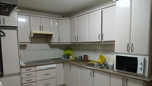 ห้องพักรวม, 1 ห้องนอน, สูบบุหรี่ได้, ลานระเบียง | ภายใน