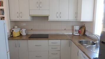 Appartement, 2 slaapkamers, roken, terras | Privékeuken