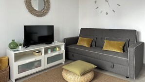 Apartment, 2 Schlafzimmer, Raucher, eigener Pool | Wohnzimmer
