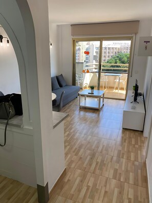 Apartment, 1 Bedroom, Accessible, Smoking | Interior