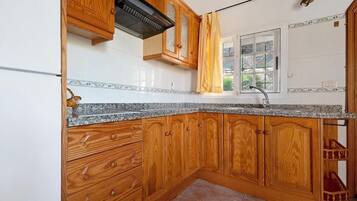 Nhà, 1 phòng ngủ, ban công, quang cảnh vườn | Nội thất