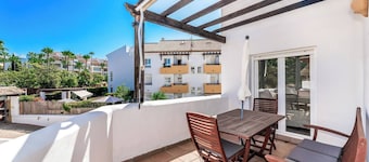Family Beach Apartment With Pool