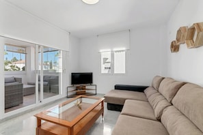 Apartamento, 3 quartos, acessível, varanda | Sala de estar