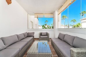Huoneisto, 3 makuuhuonetta, esteetön, patio | Terassi/patio
