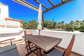 Departamento, 3 habitaciones, con acceso para personas discapacitadas, patio | Balcón