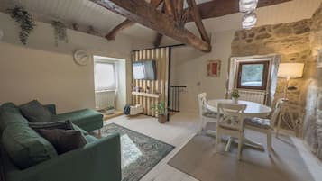 House, 3 Bedrooms, Private Pool, Garden View | Lounge