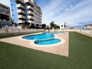 Apartamento, 3 habitaciones, fumadores, balcón | Piscina | Una piscina al aire libre