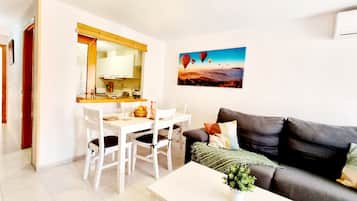 Apartment, 3 Bedrooms, Smoking, Balcony | Living area