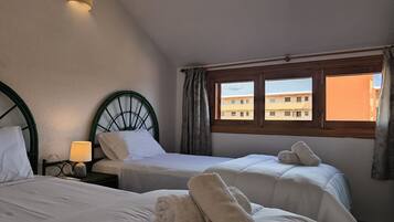 Apartment, 3 Bedrooms, Smoking, Balcony | 3 bedrooms