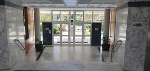 Appartement, 1 chambre, accessible aux personnes à mobilité réduite, fumeur | Entrée de l’hébergement