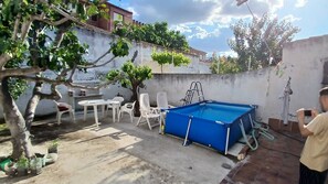 Shared Dormitory, 1 Bedroom, Patio, Garden View | Pool - Room-double Bunk Room Toledo (Toledo)